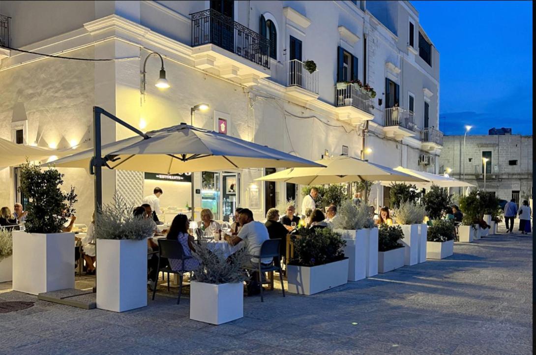 Polignano A Mare: Sulla Piazza Di Domenico Modugno Villa Екстериор снимка