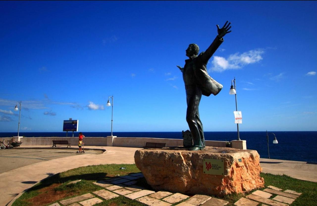 Polignano A Mare: Sulla Piazza Di Domenico Modugno Villa Екстериор снимка