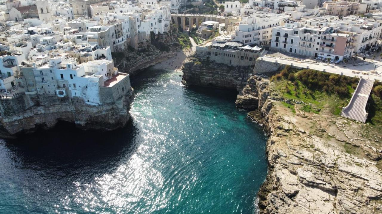 Polignano A Mare: Sulla Piazza Di Domenico Modugno Villa Екстериор снимка